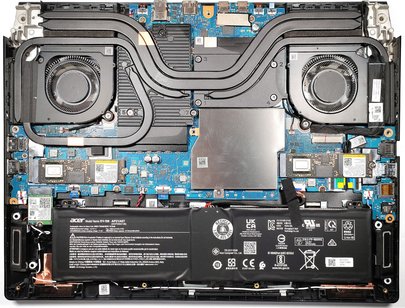 Internal Photo of Acer Predator Helios 3D 15 PH3D15-71 GPU Fan original plastic (Acer PH3D15-71)